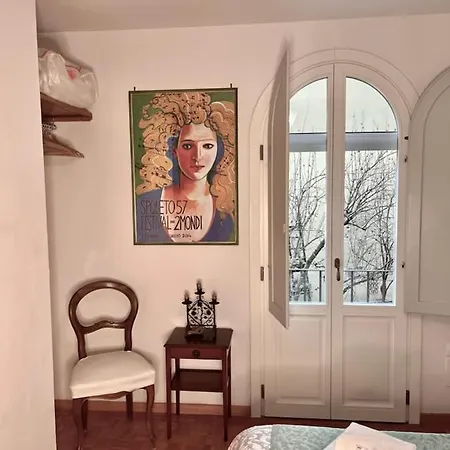 Guest house In The Center Of *