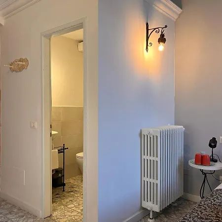 Guest house In The Center Of *