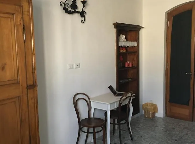 In The Center Of Флоренция