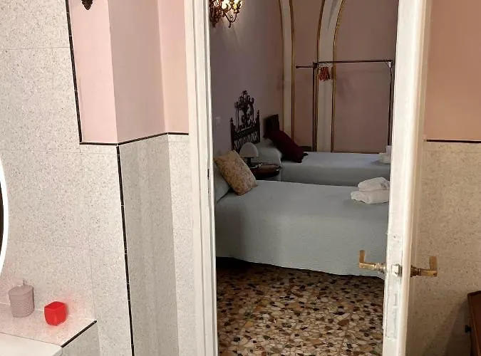 In The Center Of Флоренция